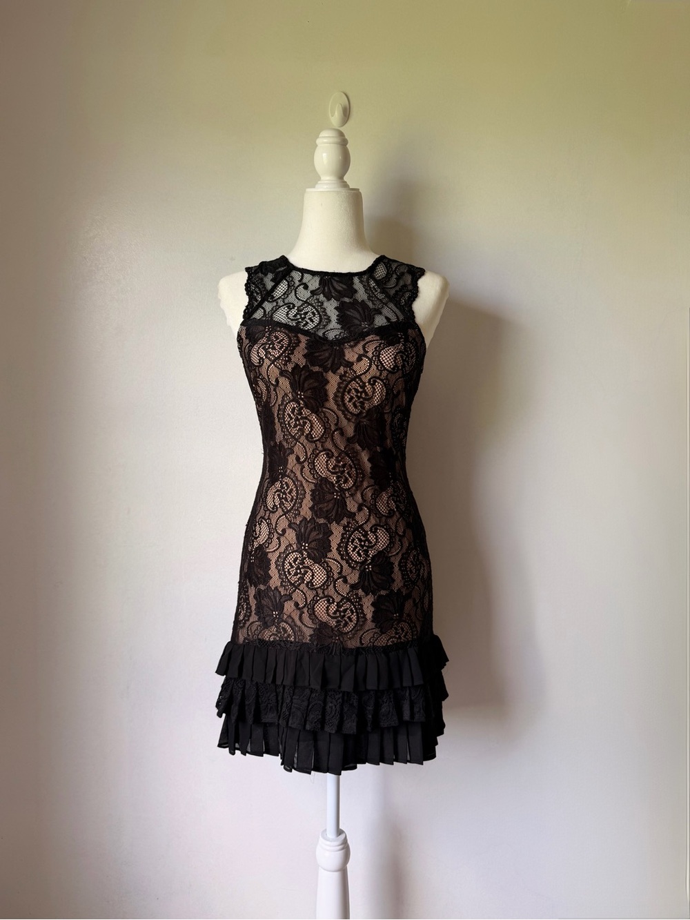 Lace Ruffle Mini Dress - Picture 3 of 9